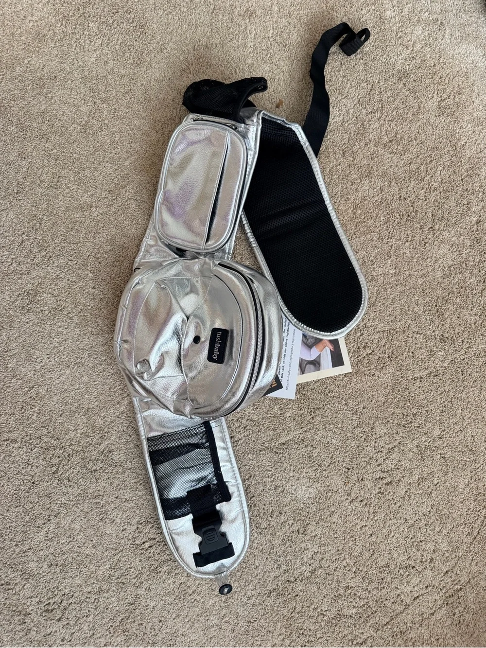 NWT TushBaby Hip Carrier - Metallic Silver - Limited Edition